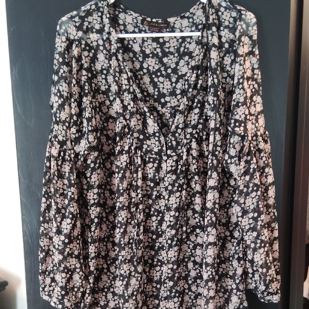 H&M Black and White Floral Blouse